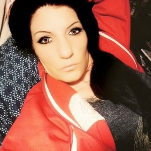 Meet your Posher, Dena